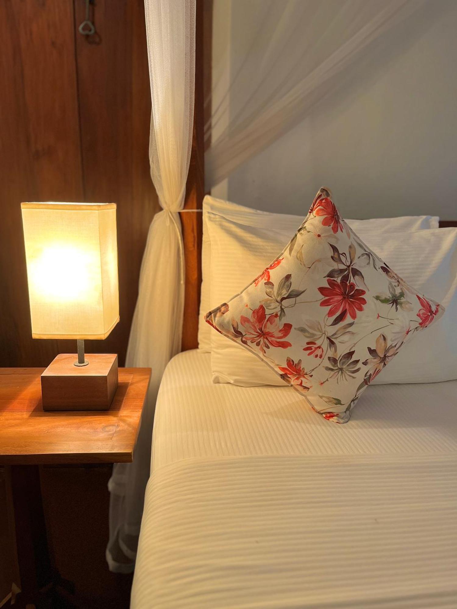 Thalpe Walawwa Heritage Villa Унаватуна Екстериор снимка