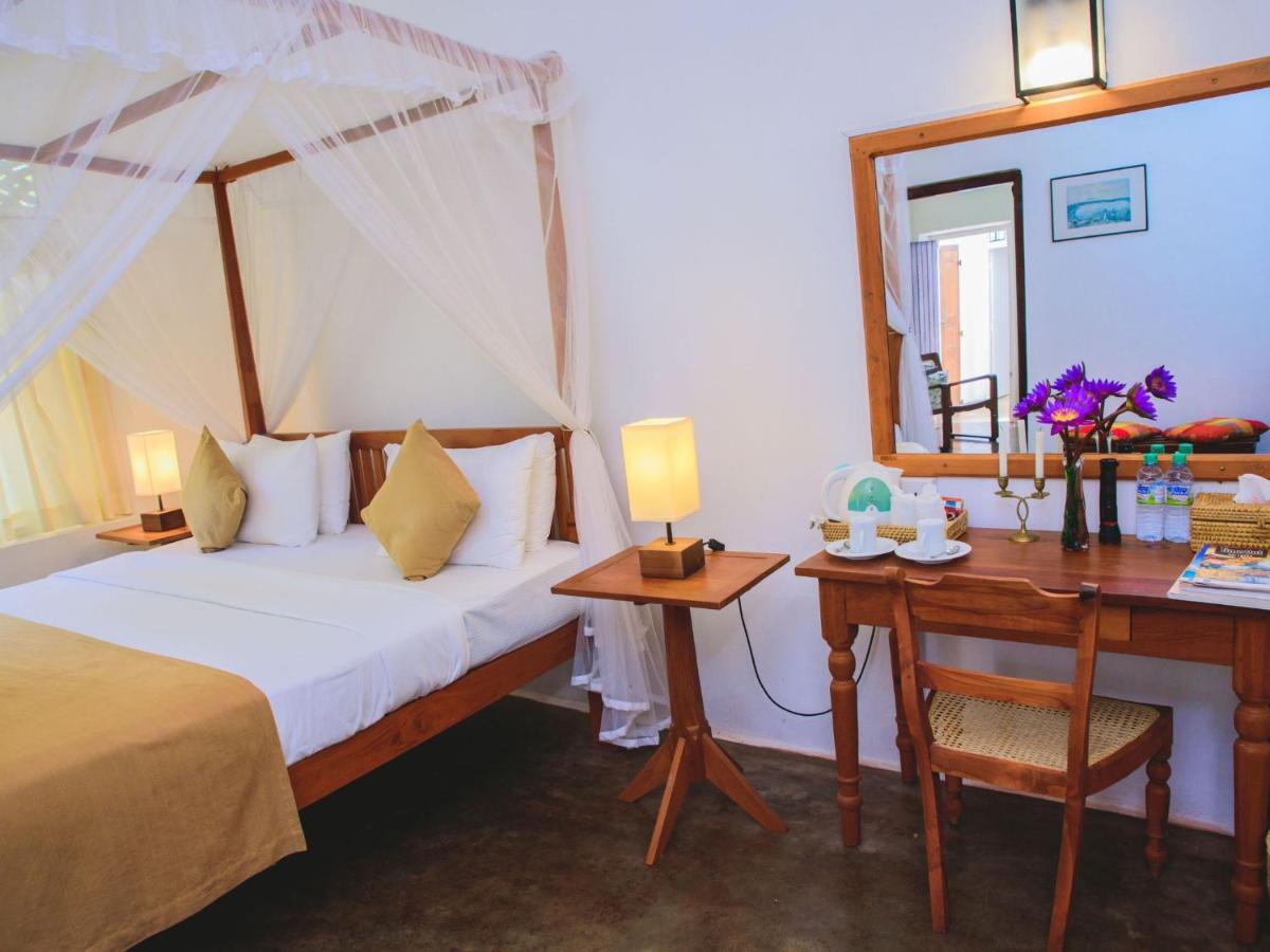 Thalpe Walawwa Heritage Villa Унаватуна Екстериор снимка