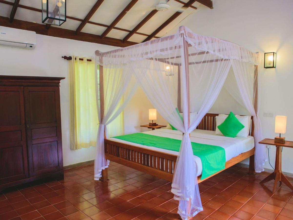 Thalpe Walawwa Heritage Villa Унаватуна Екстериор снимка