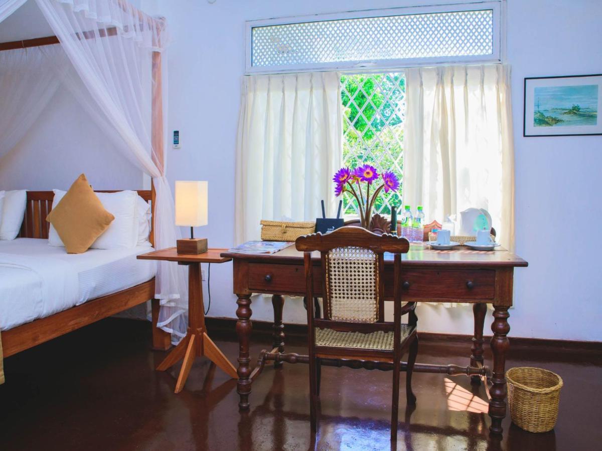 Thalpe Walawwa Heritage Villa Унаватуна Екстериор снимка