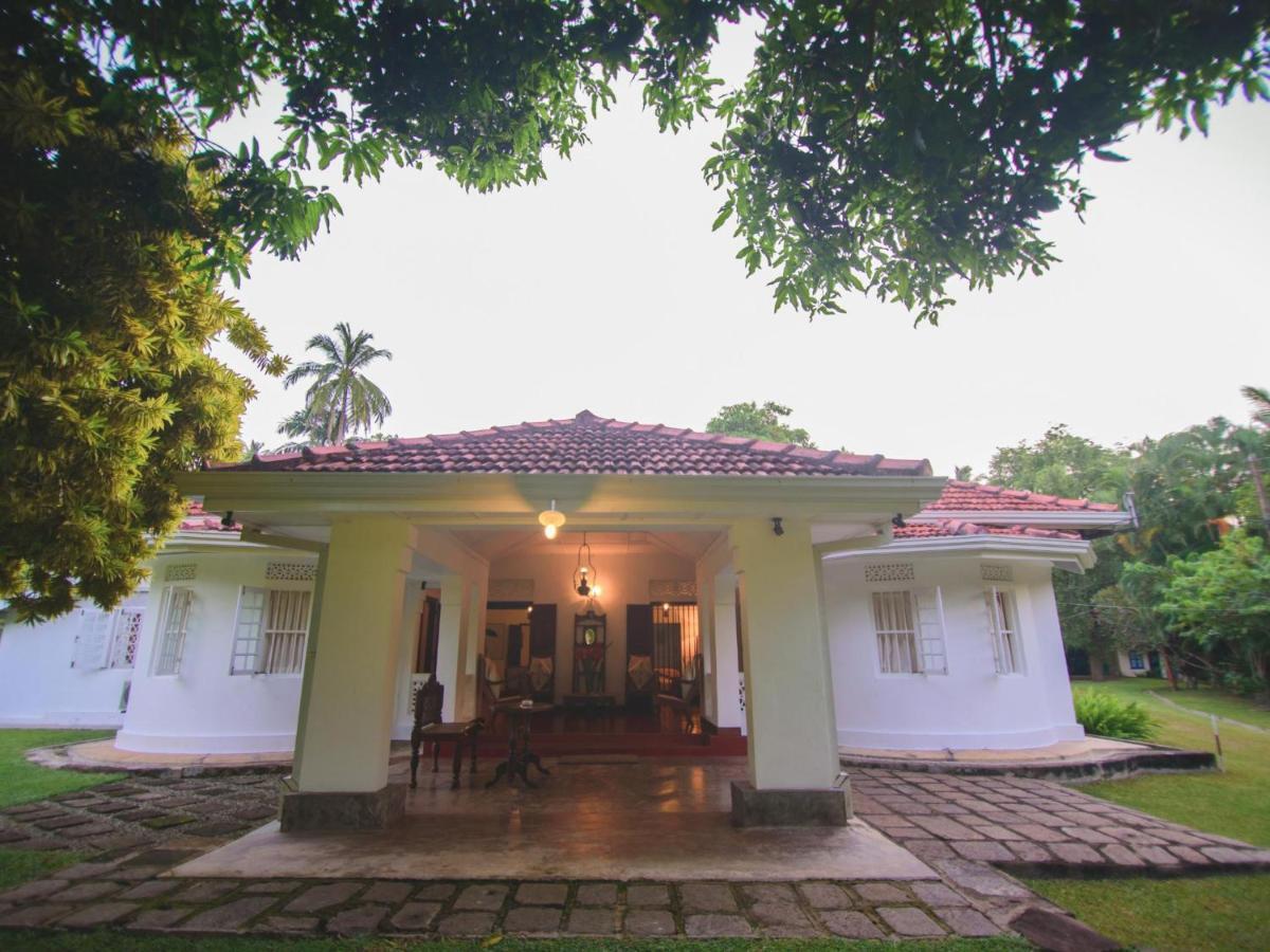 Thalpe Walawwa Heritage Villa Унаватуна Екстериор снимка
