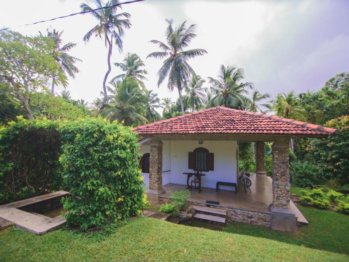 Thalpe Walawwa Heritage Villa Унаватуна Екстериор снимка