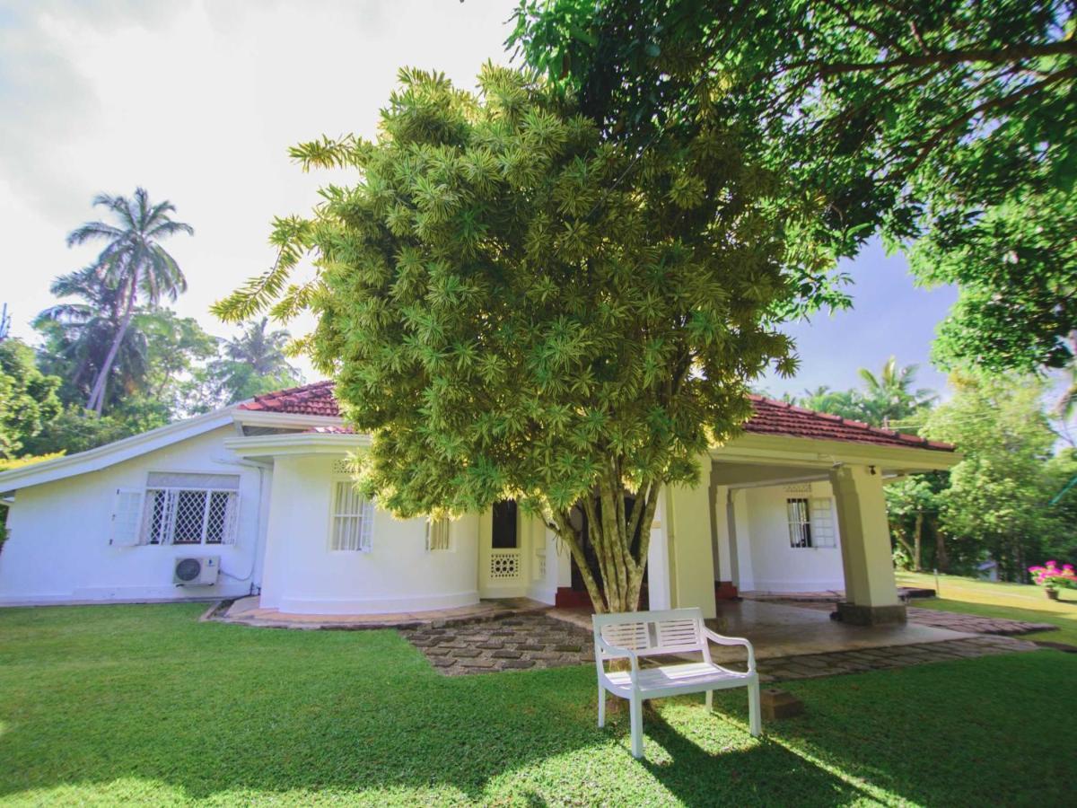 Thalpe Walawwa Heritage Villa Унаватуна Екстериор снимка